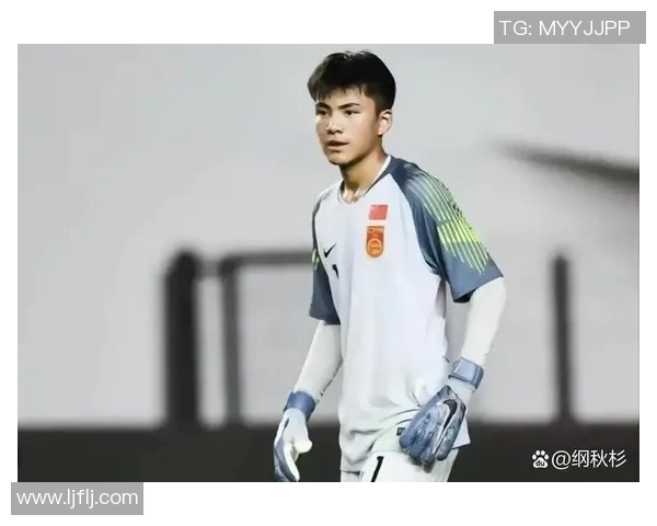 不愿屈居替补席的足球明星们的奋斗与坚持